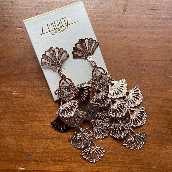 Amrita Singh rose gold chandelier earrings - Picture 2 of 4